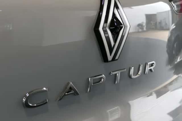 Renault Captur (2025) thumbnail 5