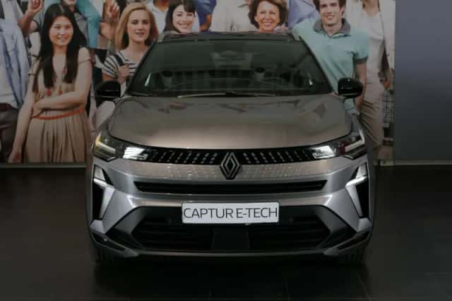Renault Captur (2025) thumbnail 2