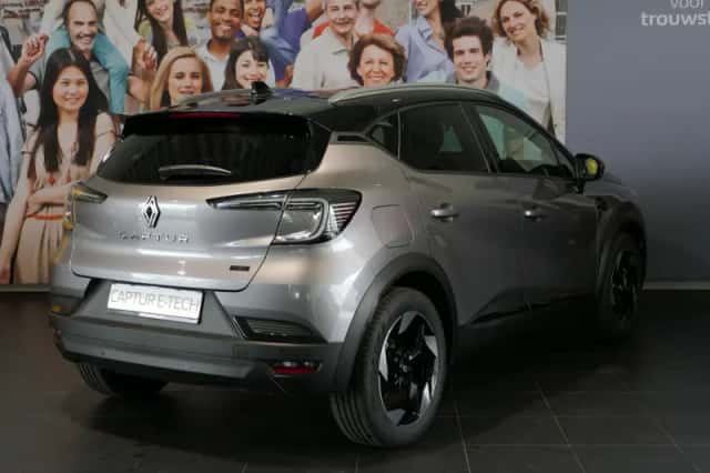 Renault Captur (2025) thumbnail 3
