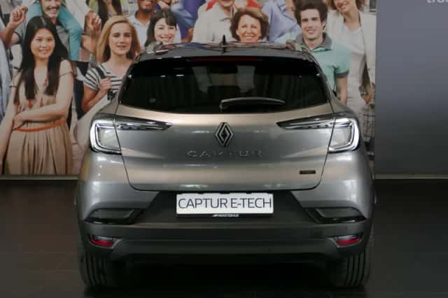 Renault Captur (2025) thumbnail 4