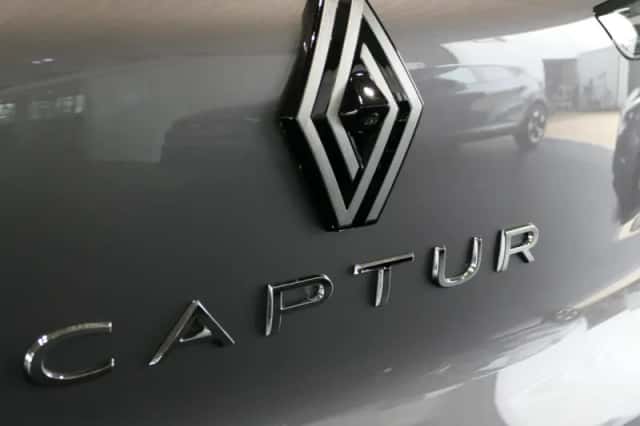 Renault Captur (2025) thumbnail 5