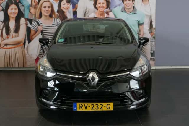 Renault Clio (2018) thumbnail 2