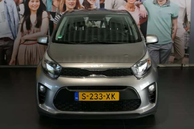 Kia Picanto (2023) thumbnail 2