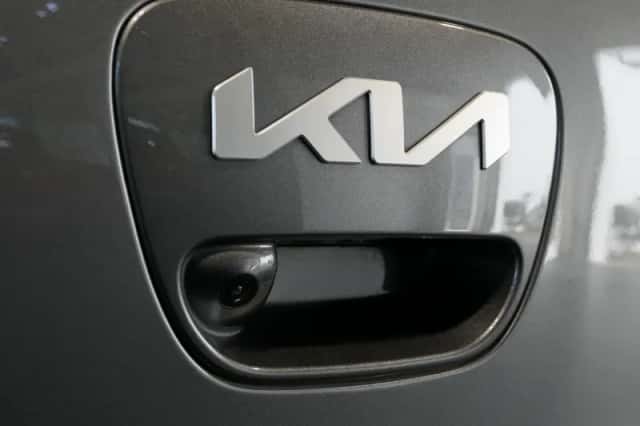 Kia Picanto (2023) thumbnail 5