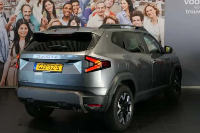 Dacia Duster (2025) thumbnail 3