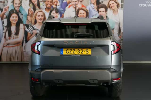 Dacia Duster (2025) thumbnail 4