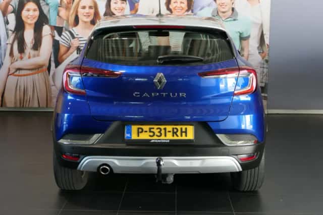 Renault Captur (2021) thumbnail 4