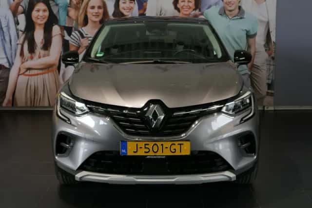 Renault Captur (2020) thumbnail 2