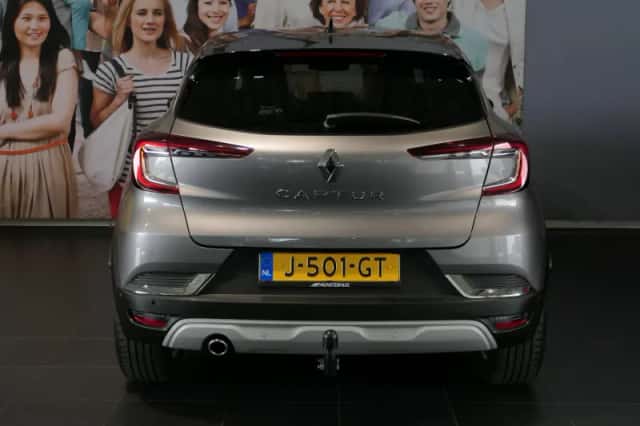 Renault Captur (2020) thumbnail 4