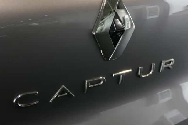 Renault Captur (2020) thumbnail 6
