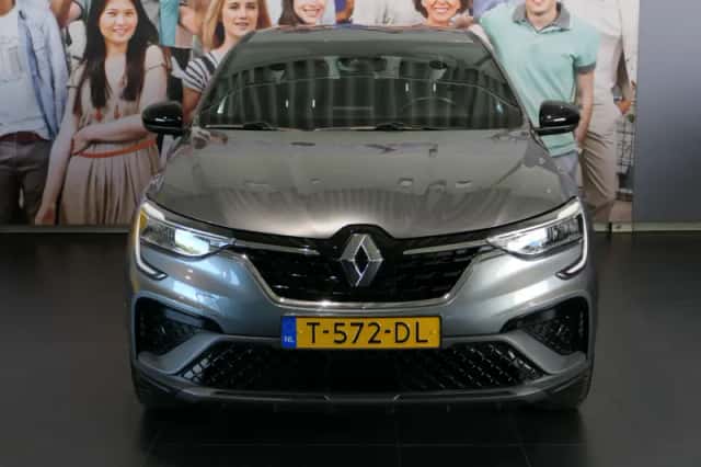 Renault Arkana (2023) thumbnail 2