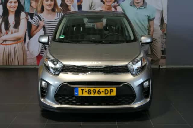 Kia Picanto (2023) thumbnail 2