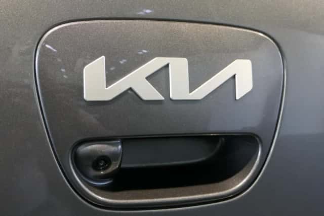 Kia Picanto (2023) thumbnail 5