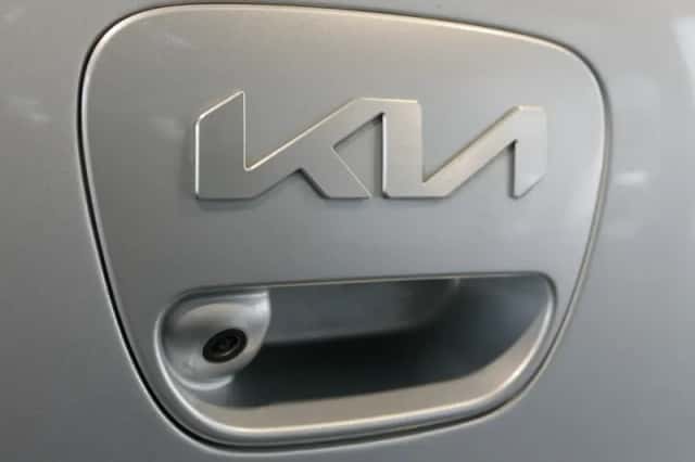 Kia Picanto (2023) thumbnail 5
