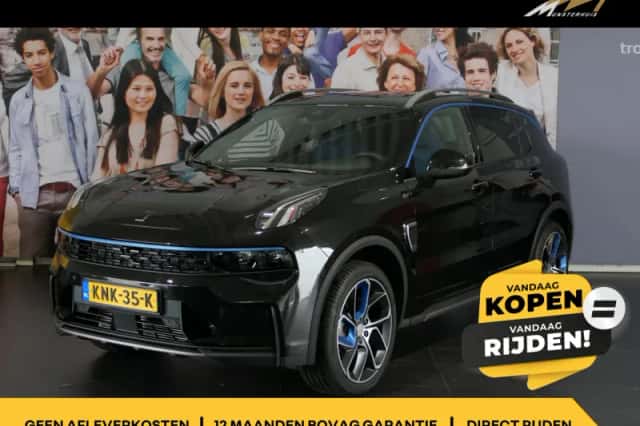 Lynk & Co 01 (2023) thumbnail 1