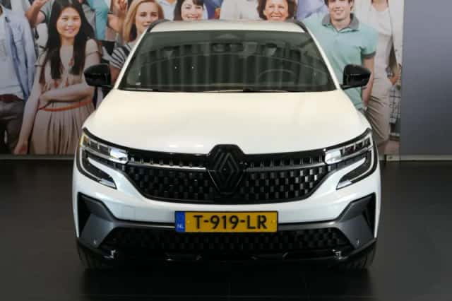 Renault Austral (2023) thumbnail 2