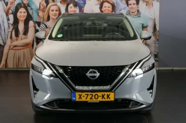 Nissan Qashqai (2023) thumbnail 2