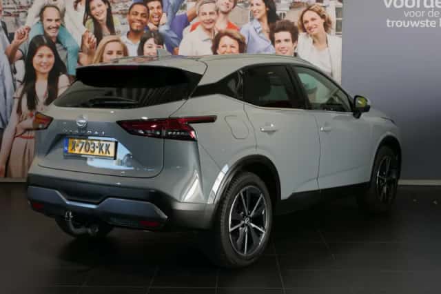 Nissan Qashqai (2023) thumbnail 3