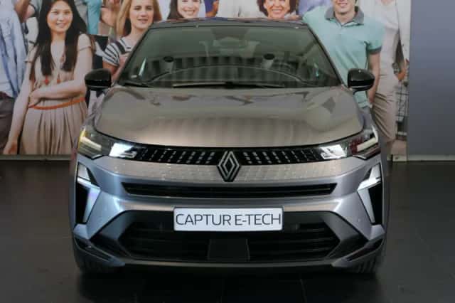 Renault Captur (2025) thumbnail 2