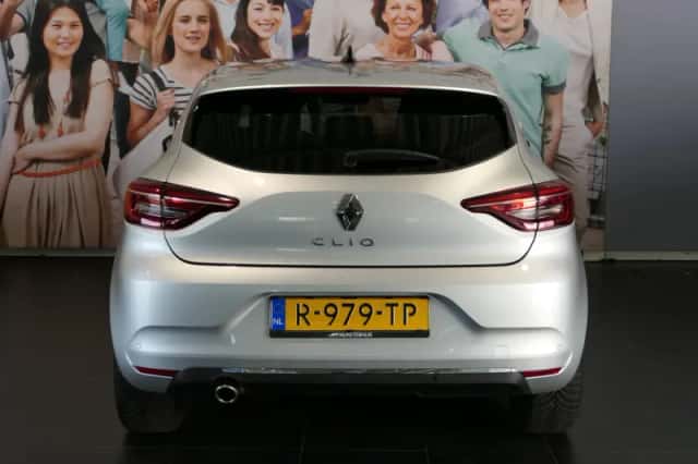 Renault Clio (2022) thumbnail 4