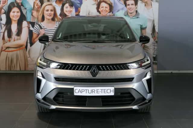 Renault Captur (2025) thumbnail 2