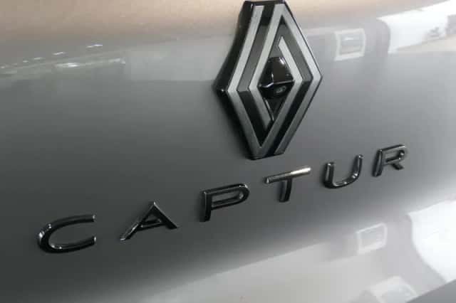 Renault Captur (2025) thumbnail 5