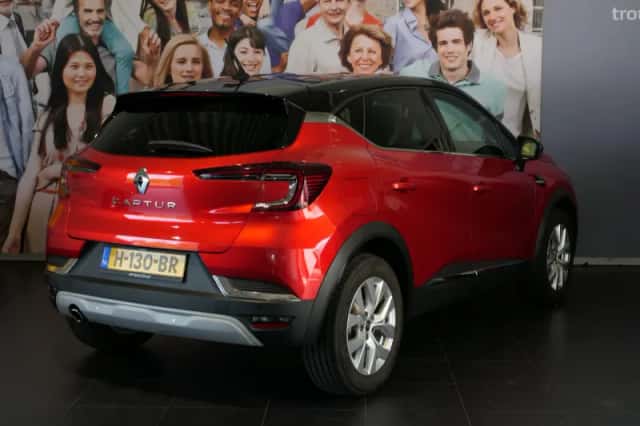 Renault Captur (2020) thumbnail 3