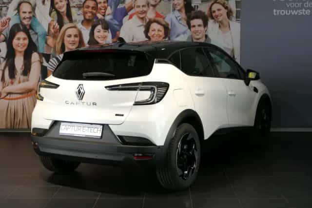 Renault Captur (2026) thumbnail 3