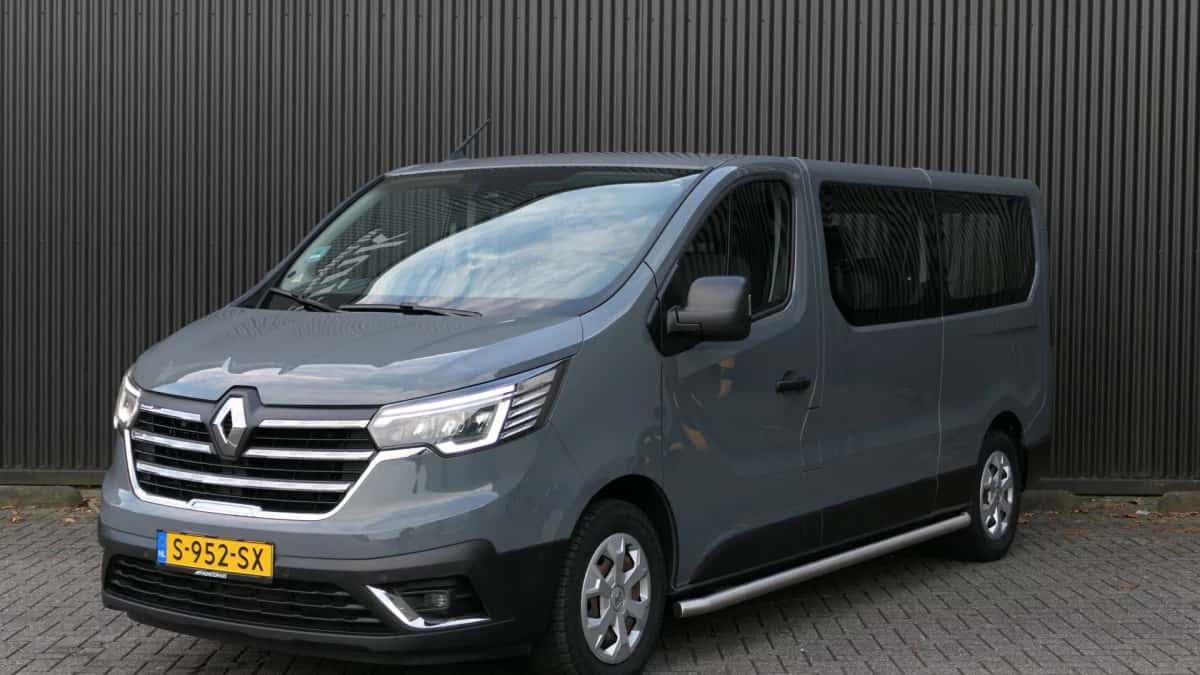 Renault Trafic (2023) — foto 1