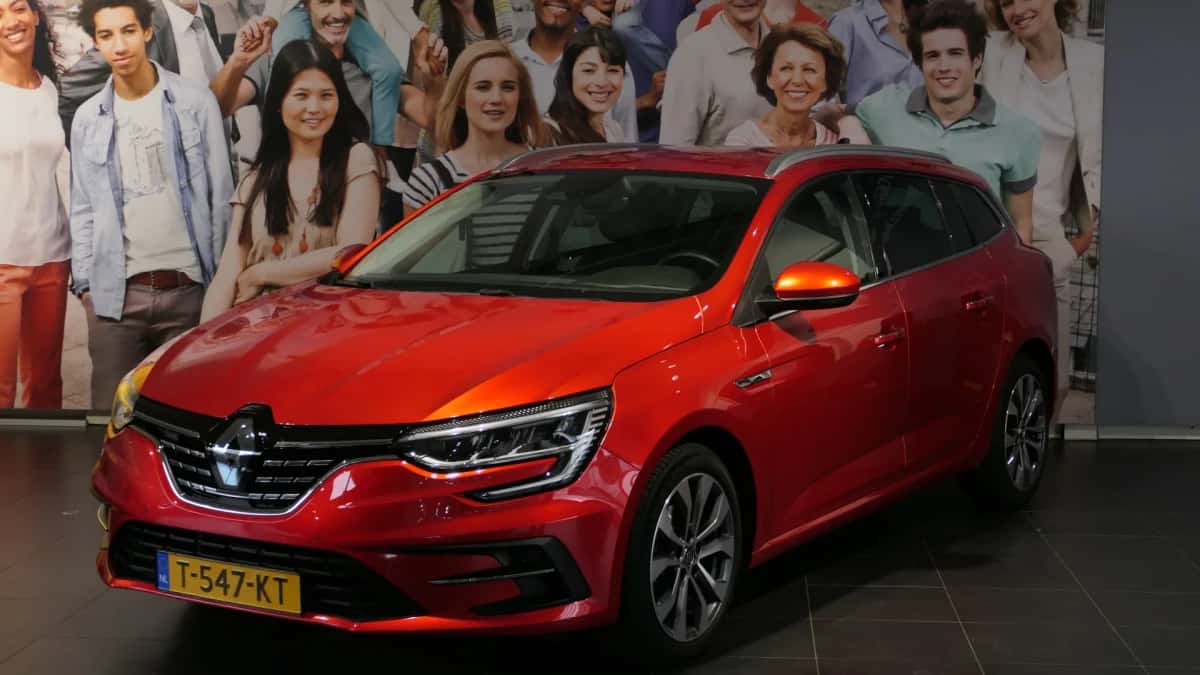 Renault Mégane (2023) — foto 1