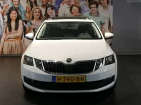 Škoda Octavia (2019) thumbnail 2