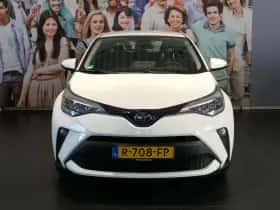 Toyota C-HR (2022) thumbnail 2