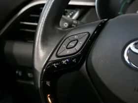 Toyota C-HR (2022) thumbnail 11