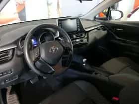 Toyota C-HR (2022) thumbnail 15