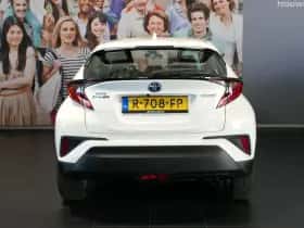 Toyota C-HR (2022) thumbnail 4