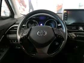 Toyota C-HR (2022) thumbnail 10