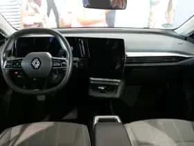 Renault Mégane E-Tech (2023) thumbnail 10