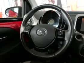 Toyota Aygo (2017) thumbnail 11