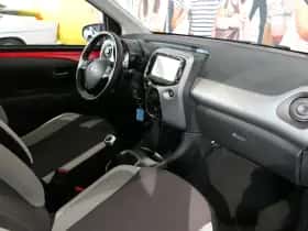 Toyota Aygo (2017) thumbnail 39