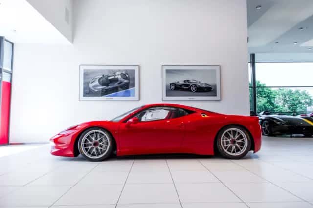 Ferrari 458 (2013) thumbnail 1