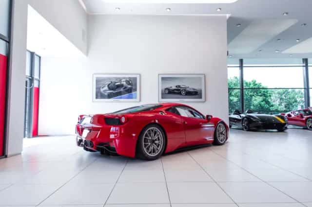 Ferrari 458 (2013) thumbnail 3