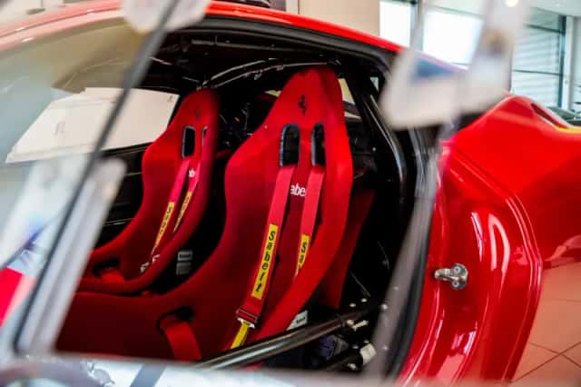 Ferrari 458 (2013) thumbnail 5