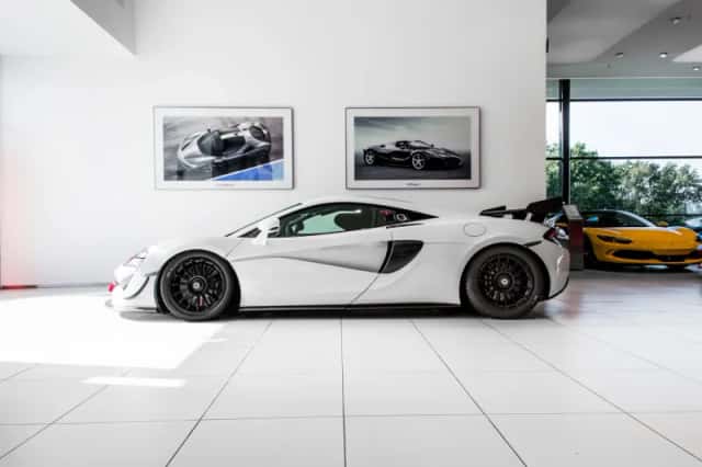 McLaren 570S (2017) thumbnail 1