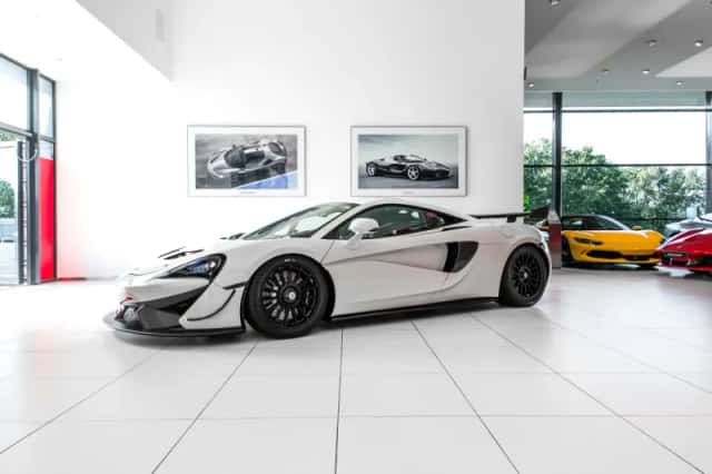 McLaren 570S (2017) thumbnail 2