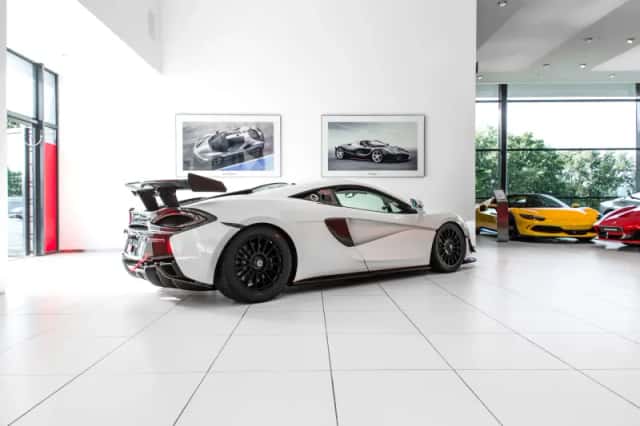 McLaren 570S (2017) thumbnail 3