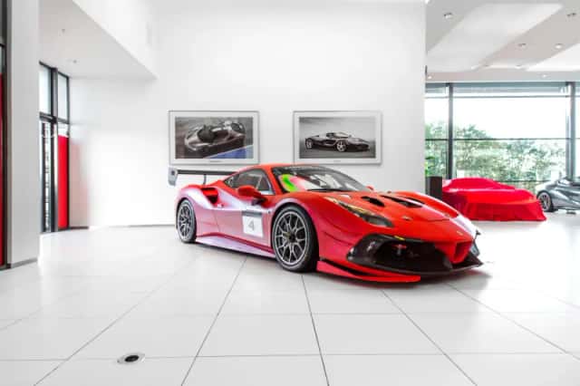 Ferrari 488 (2018) thumbnail 1
