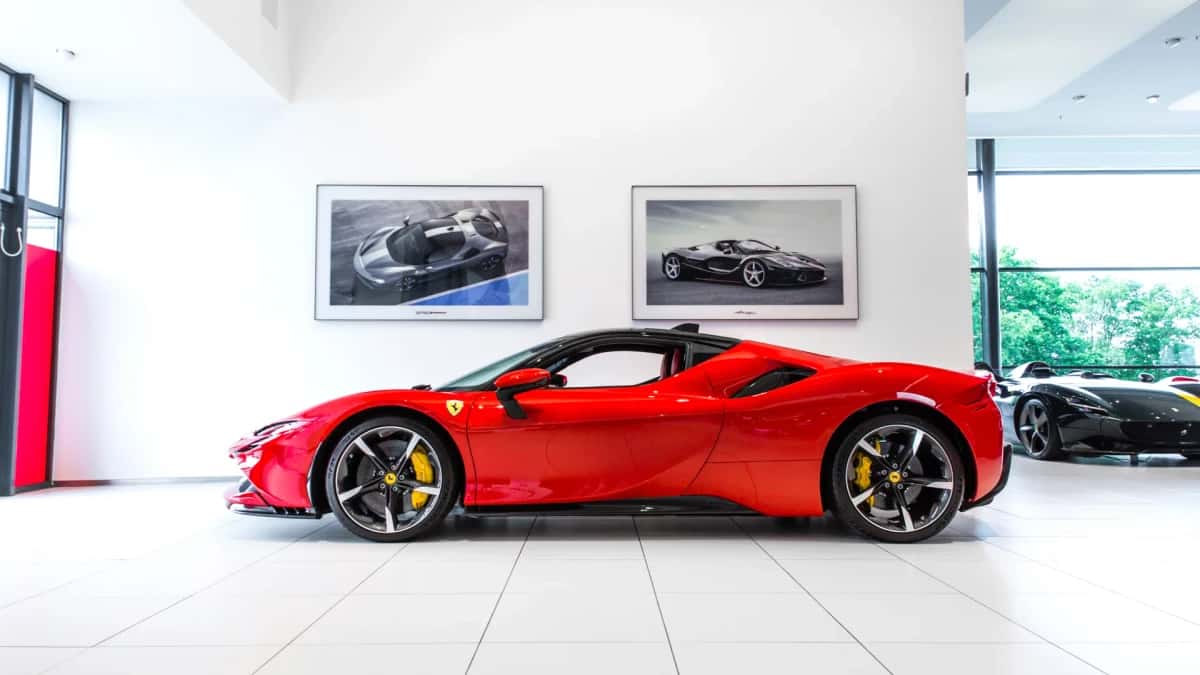 Ferrari SF90 Stradale (2024) — foto 1