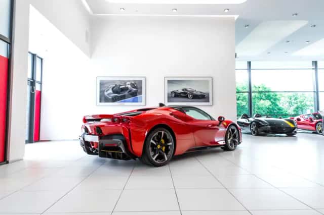 Ferrari SF90 Stradale (2024) thumbnail 3