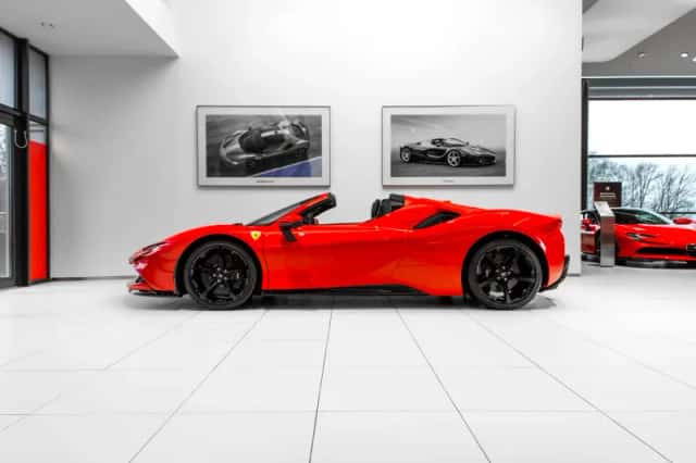 Ferrari SF90 Spider (2025) thumbnail 1