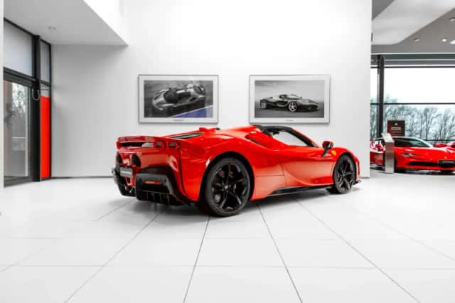 Ferrari SF90 Spider (2025) thumbnail 3